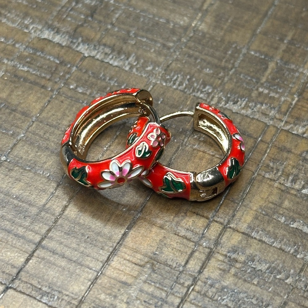 💎 3 FOR $20 JEWELRY 💎 Red and Gold Hoop Earrings